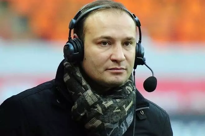 Komentator Konstantin Genic.