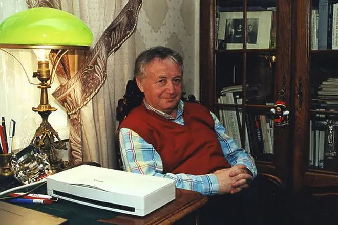 Writer Lyon Izmailov.