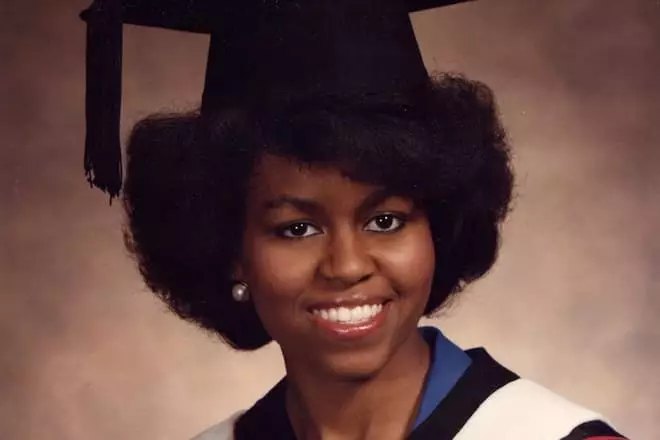 Michelle Obama - Abanyeshuri barangije kaminuza
