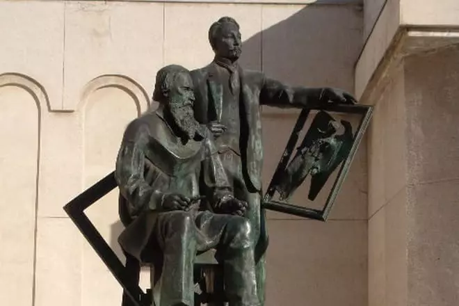 Пам'ятник Віктору і Аполлінарія Васнєцовим