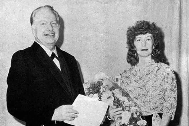 Ron Hubbard y su tercera esposa Mary Sue.