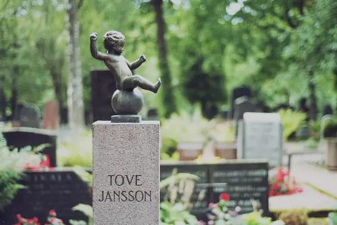 在图瓦jansson坟墓的纪念碑