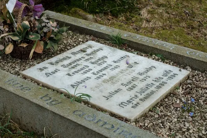 Гробът на Олгос Хаксли