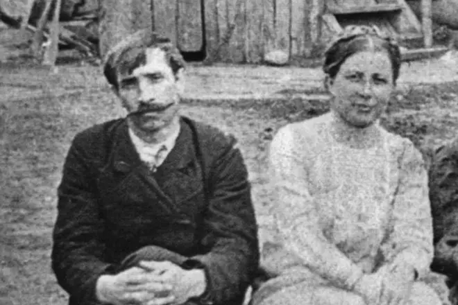 Alexander Green and his first wife Vera