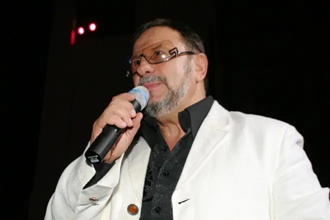 Михаил Звездински на сцената