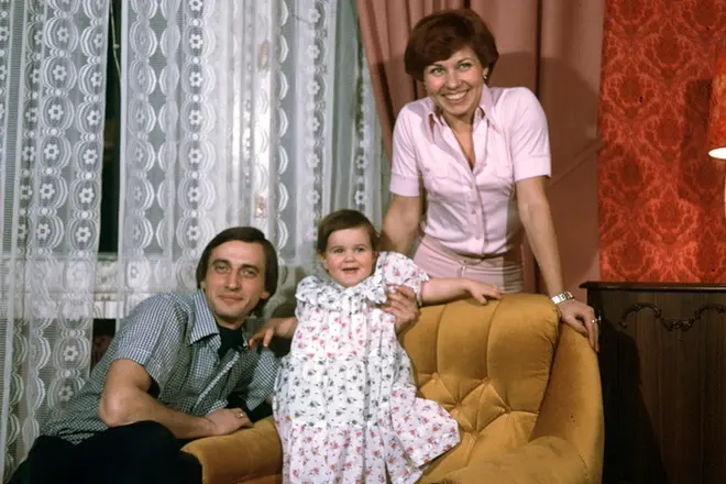 Lyudmila Pakhomova z rodziną
