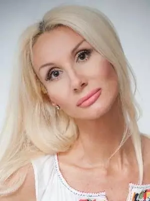 Larisa Sladkov - Biografie, fotografie, viață personală, știri, Instagram 2021