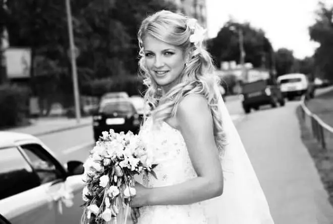 Julia Samedov într-o rochie de nuntă