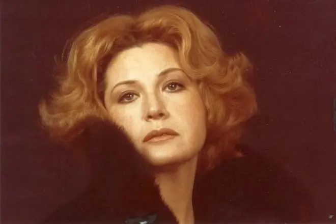 Lyudmila Maksakova, annar kona Lion Zbarsky