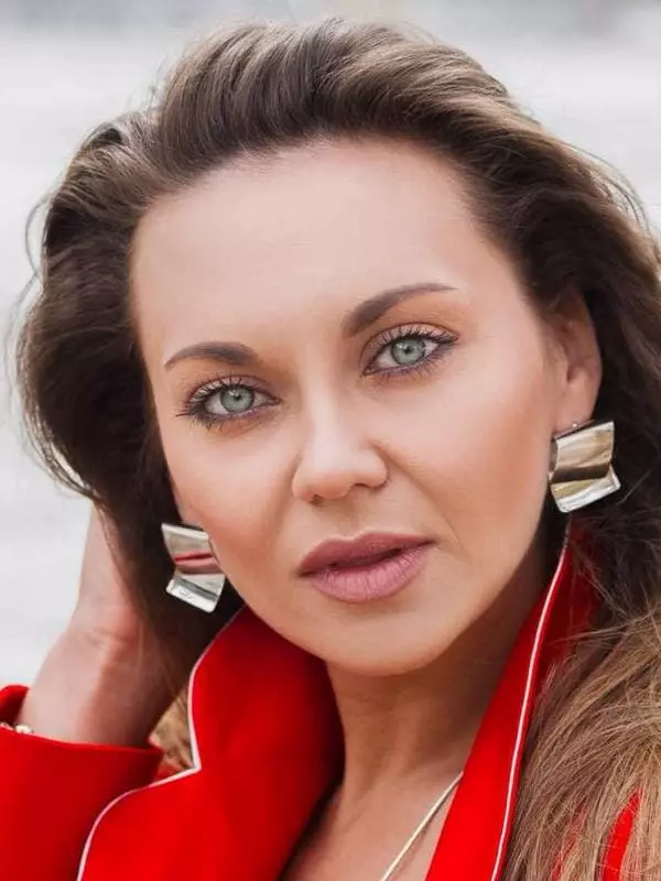 Anna Sinativak - Biogragrarition, ata, Olaga patino, Tala Fou, Instagram 2021