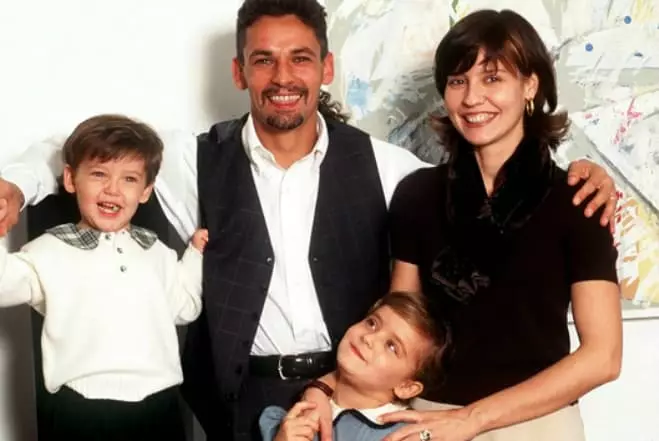 Roberto Bajo amb la seva dona i fills