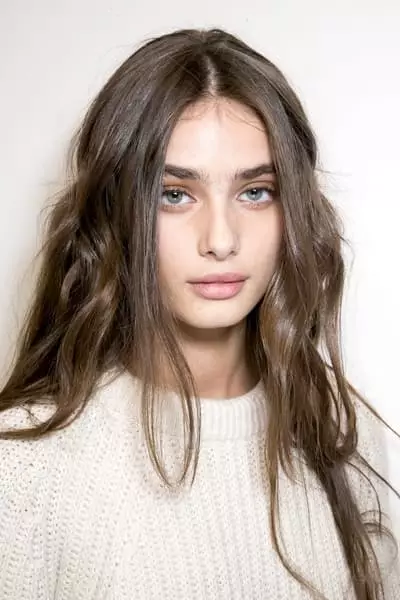 Taylor Hill - biografija, fotografija, lični život, vijesti, instagram 2021