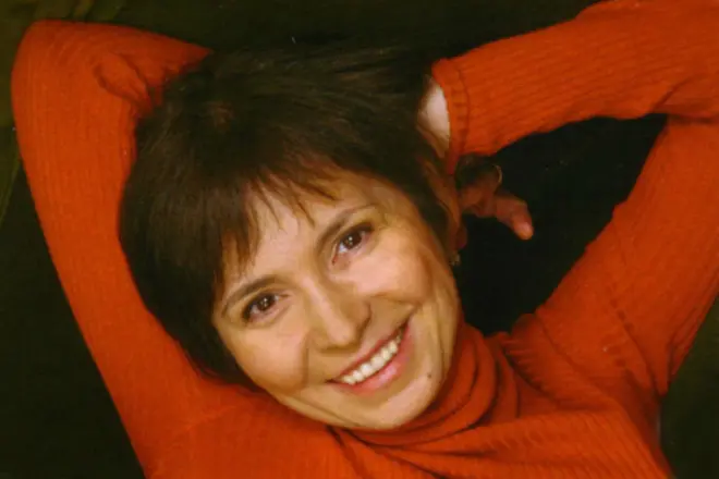 Алена Khovanskaya.