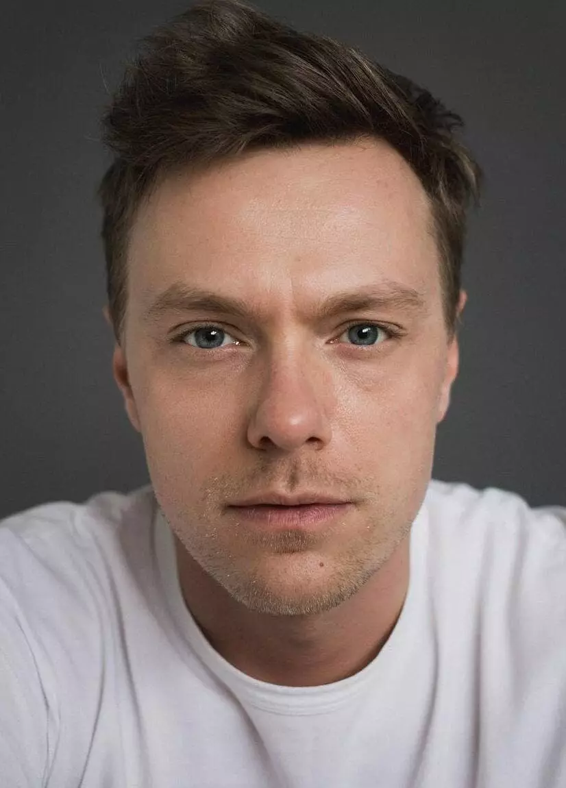 RODION GALLUCHENKO - Biografie, viață personală, fotografie, știri, actor, film, filmografie, seria 2021