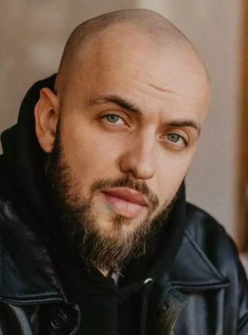 St (Alexander Stepanov) - életrajz, személyes élet, fotó, hírek, feleség, "Instagram", Assol Vasilyeva, Rapper 2021