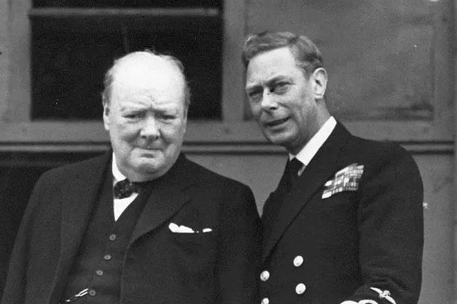 Georg Vi dan Winston Churchill