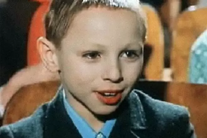 Dmitry Yusuf di masa kanak-kanak