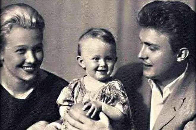 Едуард Ізотов і Інга Будкевич з дочкою Веронікою