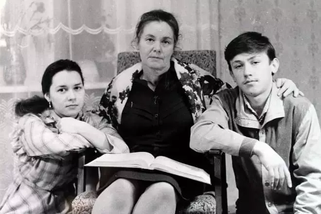 Olga Fokina dengan Ingia dan Sasha