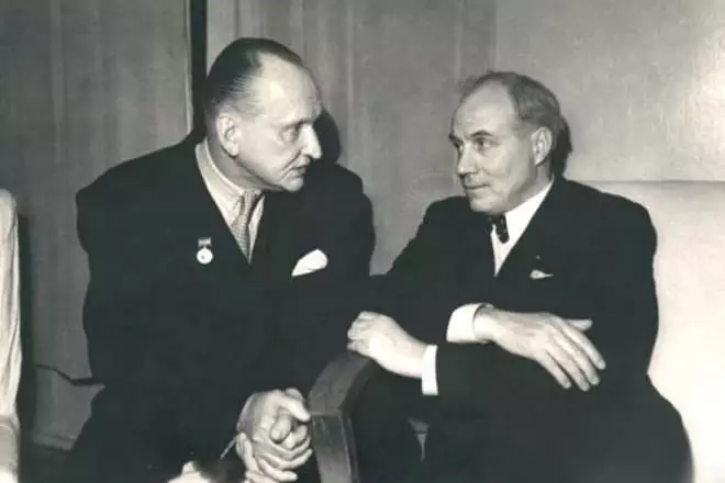 آئیون کوزولوسکسی اور الیگزینڈر Vertinsky.