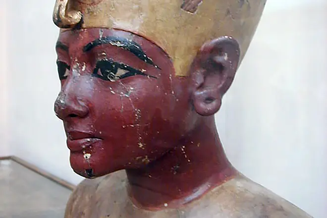 Tutankhamon ។