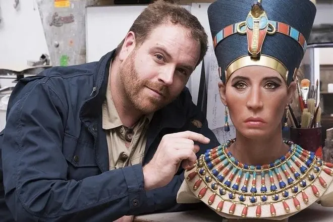 Nefertiti'nin restore edilmiş görünümü