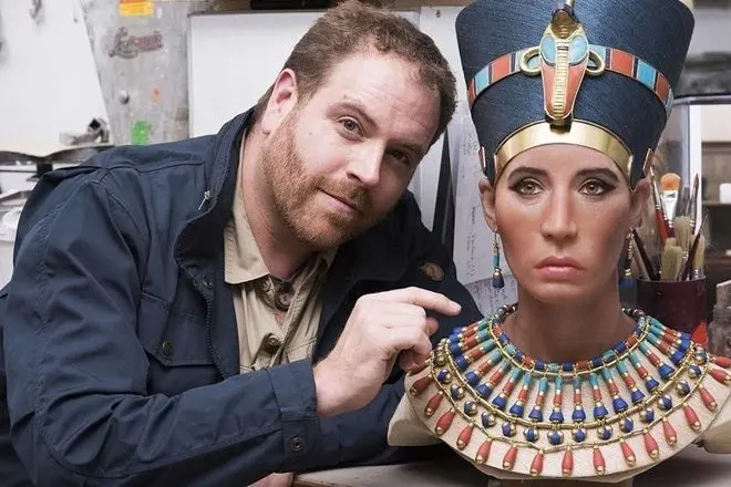 Restore aparans nan Nefertiti