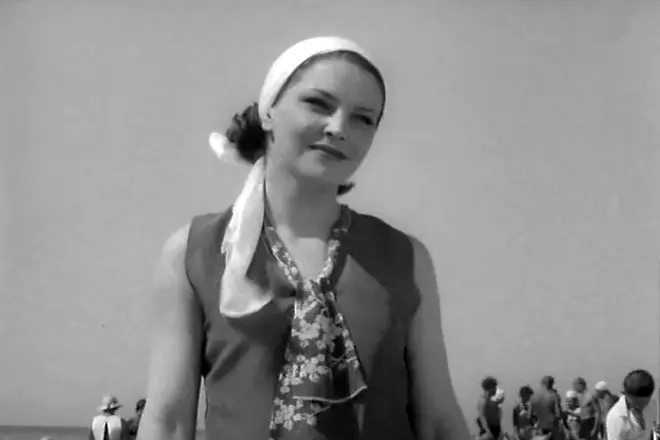 Elsa Lezhdey - Biografi, Foto, Urip pribadi, Filmografi, Pati 14982_5