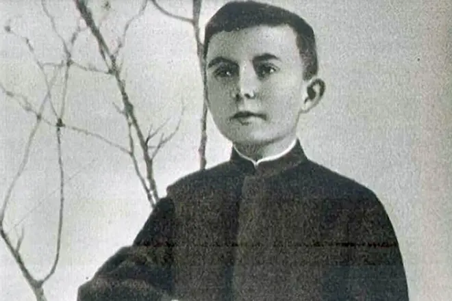 Anton Makarenko în copilărie
