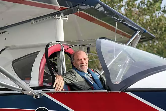 Pilot Richard Bakh.