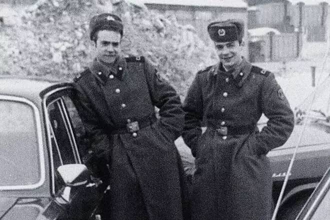 Yuri Torsuyev et Vladimir Torsuyev dans l'armée