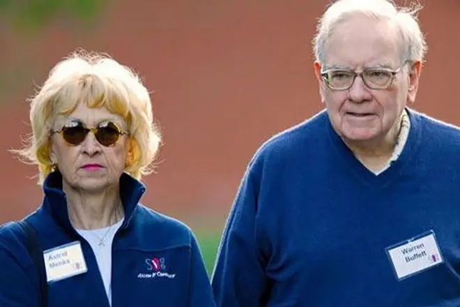 Warren Buffett och hans andra fru Astrid Mensx