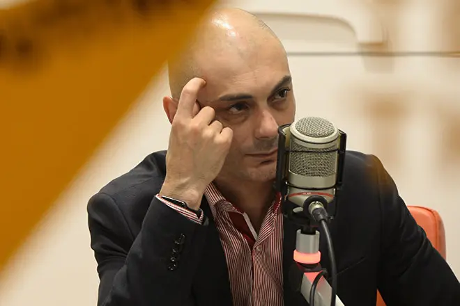 Armen Gasparyan kwenye Radio.