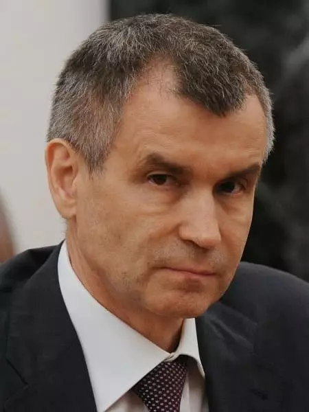 Oleg Romanentsev - Կենսագրություն, անձնական կյանք, լուսանկար, նորություններ, Սպարտակ, մարզիչ, գիրք, ֆուտբոլիստ, թոռնուհի 2021