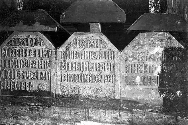 Grave III của Vasily