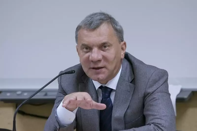 Político Yuri Borisov.