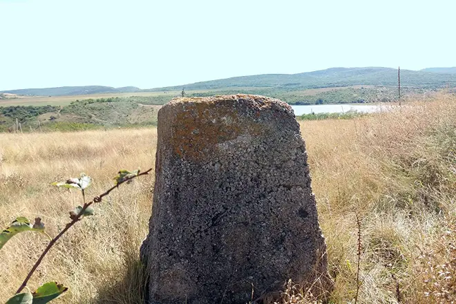 Estimation de la tombe de Moma, un village d'Aivazovsky