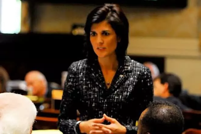 Nikki Haley sa kabataan