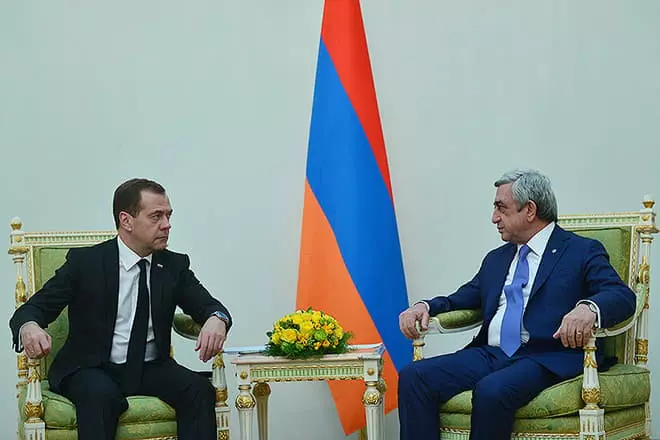 Serzh Sargsyan og Dmitry Medvedev