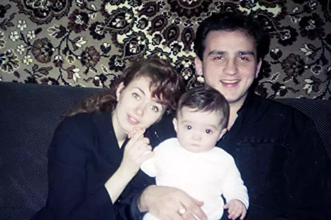 Kantemir Karamzin με την οικογένεια