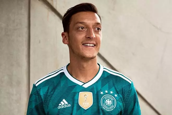 Mesut Ozil nel 2018