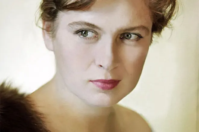 Actress Isolde Alpouskaya