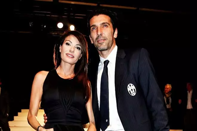 Gianluigi Buffon和他的妻子Ilaria d'mico