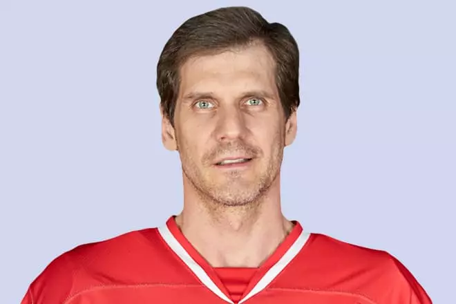 Hockey Player Alexey Yashin