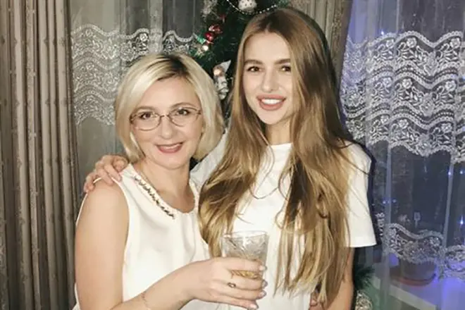 Snezhana Yanchenko na mama yake