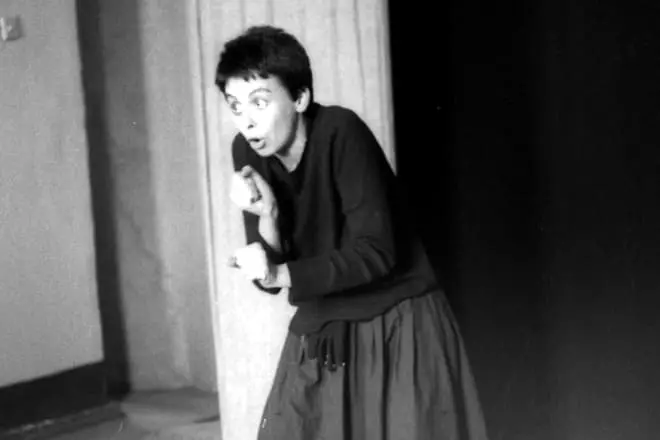 女演員Elmira Bikbova.