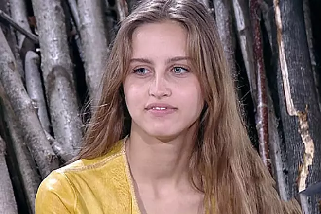 Anastasia Kiushkin v show