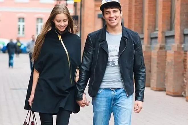 Anastasia Kiushkin dan Oleg Burkhanov