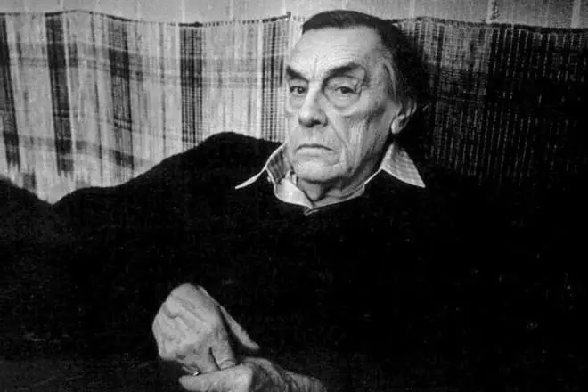 Poet of Arseny Tarkovsky.