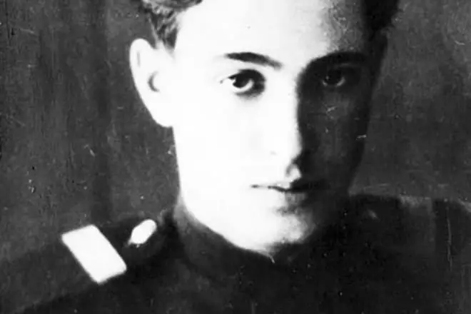 Gençlikte Vladimir Rogova